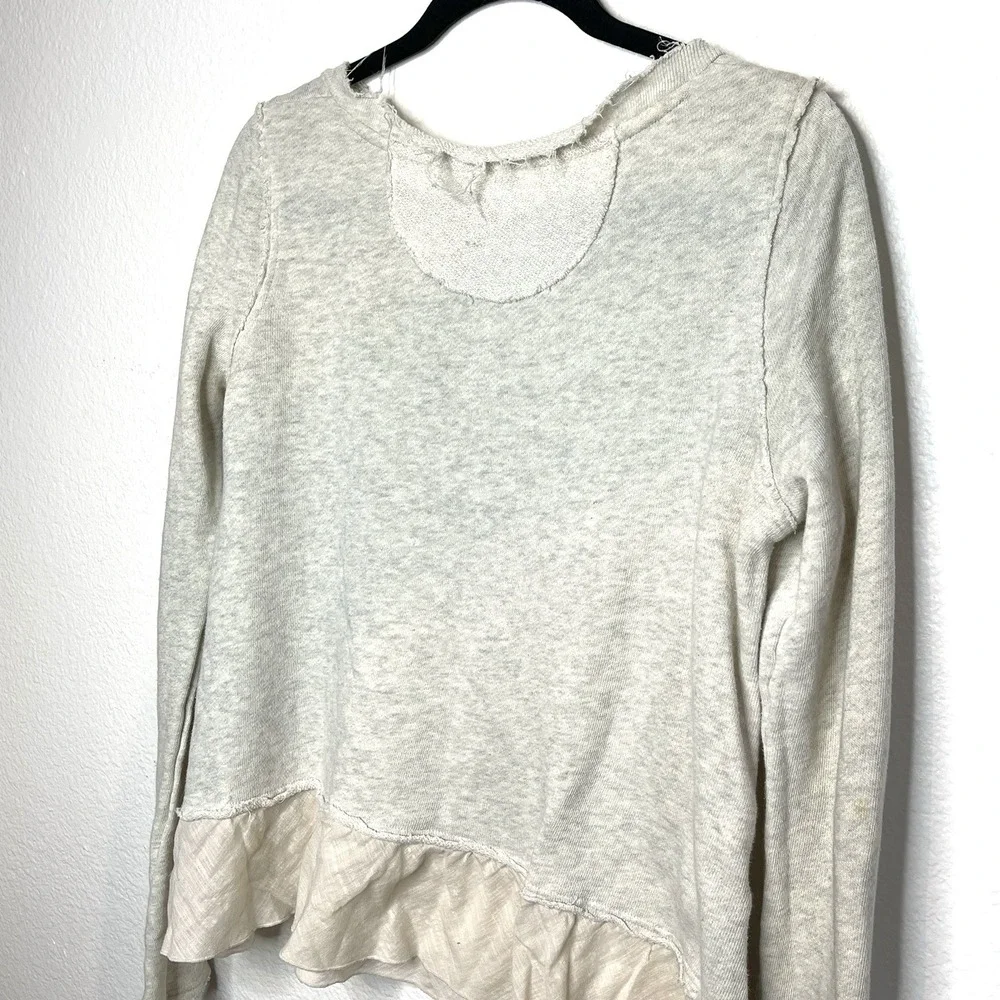 Free People We The Free Ivory V-Neck‎ Raw Hem Sweatshirt With Ruffle Size XS